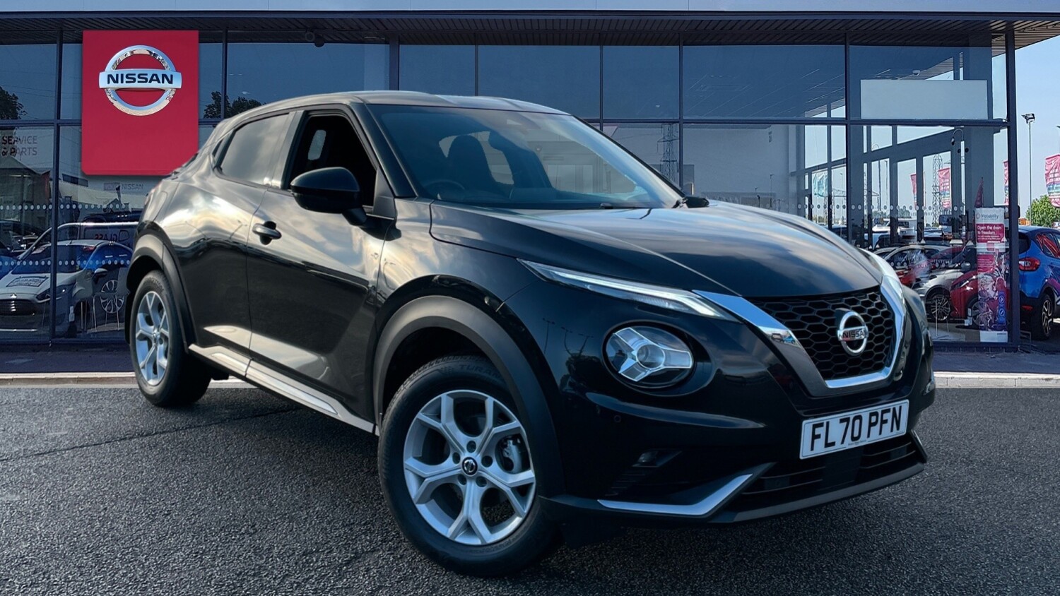 Used Nissan Juke 1.0 DiG-T N-Connecta 5dr Petrol Hatchback For Sale ...